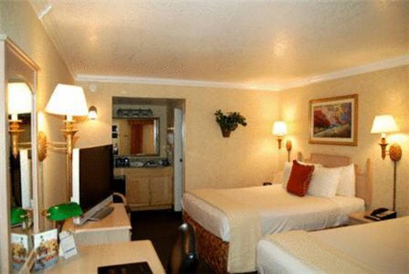 BEST WESTERN InnSuites Phoenix Hotel & Suites