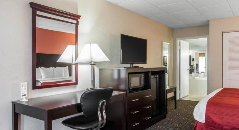 Clarion Hotel & Conference Center Tampa