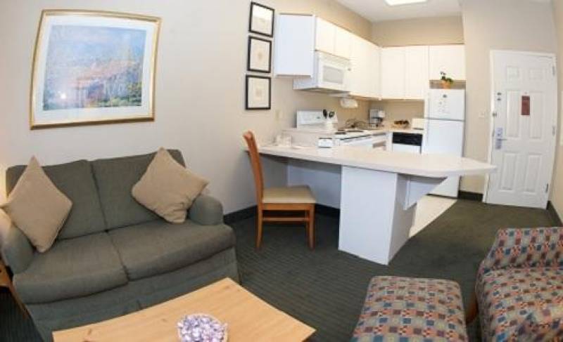 Crestview Suites Wichita