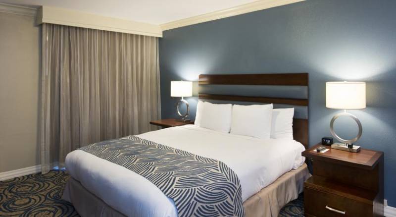 DoubleTree by Hilton Hotel Tampa Airport-Westshore