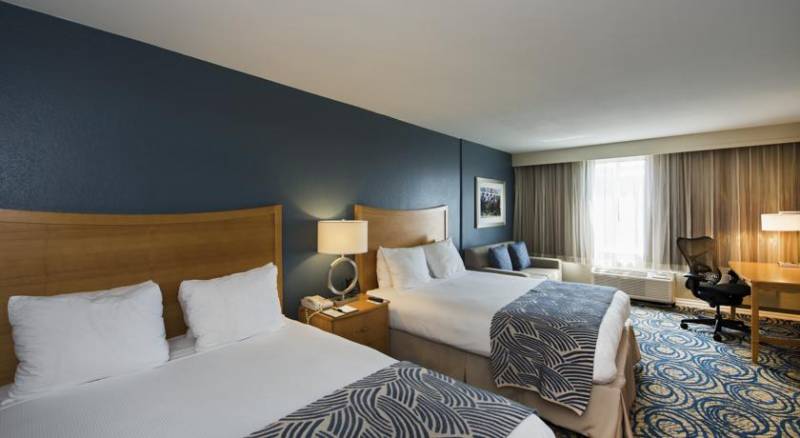 DoubleTree by Hilton Hotel Tampa Airport-Westshore