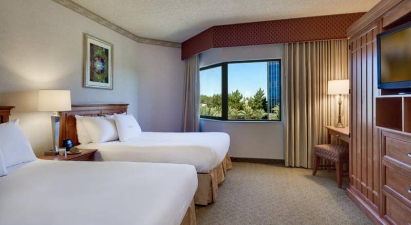 DoubleTree Suites by Hilton Phoenix