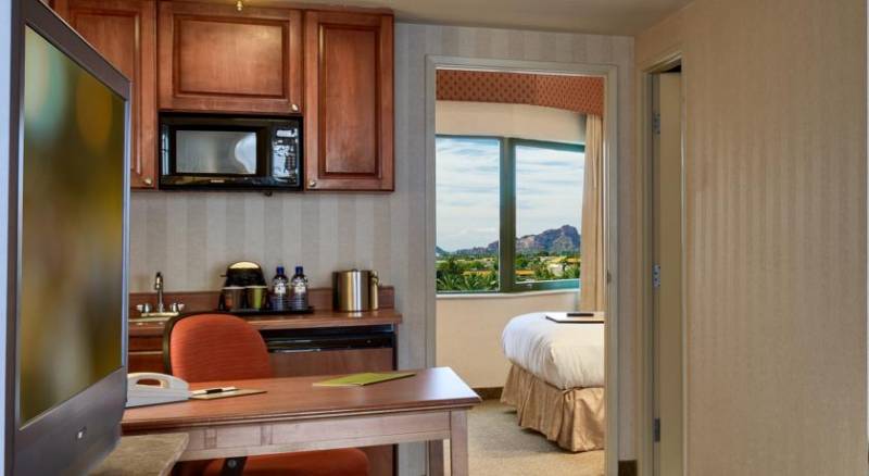 DoubleTree Suites by Hilton Phoenix