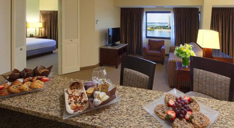 DoubleTree Suites by Hilton Tampa Bay