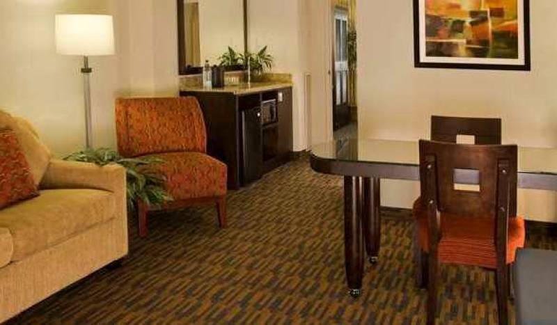 Embassy Suites Seattle - Tacoma International Airport