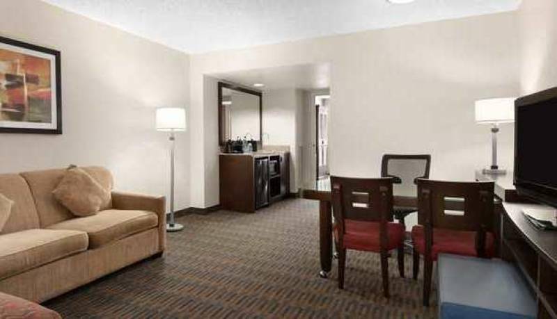 Embassy Suites Seattle - Tacoma International Airport