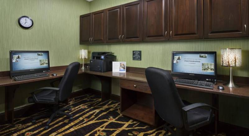 Hampton Inn & Suites Williamsport - Faxon Exit