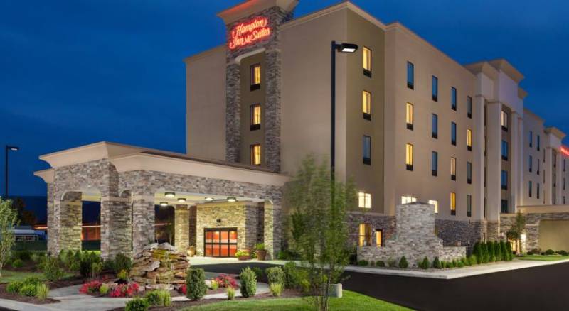 Hampton Inn & Suites Williamsport - Faxon Exit