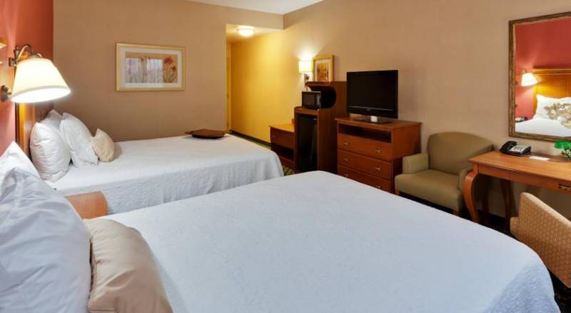 Hampton Inn & Suites Windsor-Sonoma Wine Country