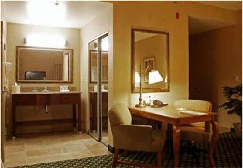 Hampton Inn & Suites Windsor-Sonoma Wine Country