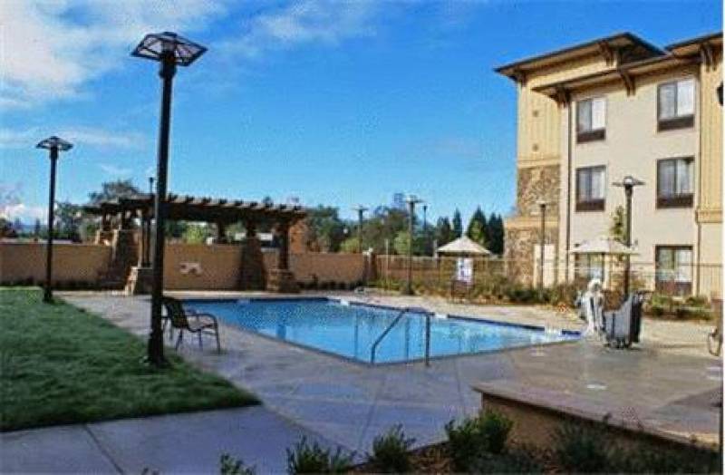 Hampton Inn & Suites Windsor-Sonoma Wine Country