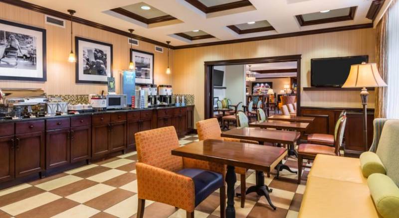 Hampton Inn Buffalo-Williamsville