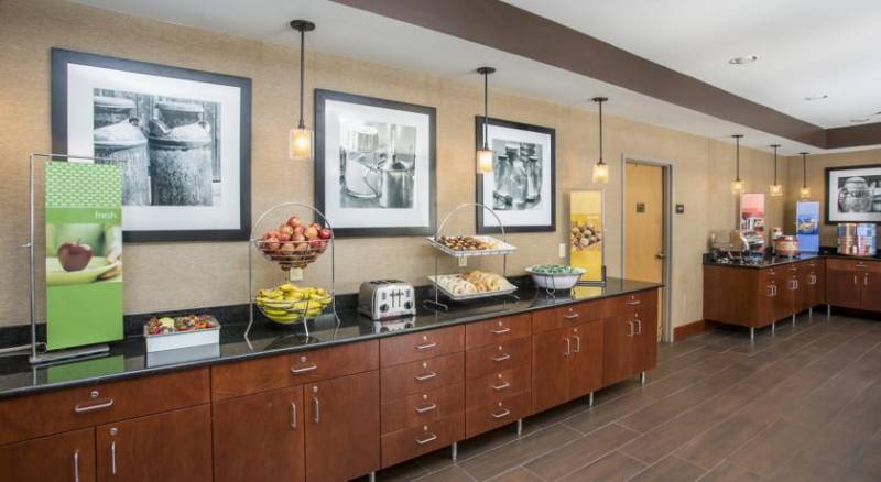 Hampton Inn Wichita-East