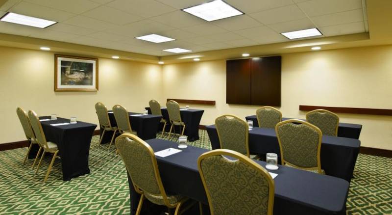 Homewood Suites by Hilton Tampa Airport - Westshore