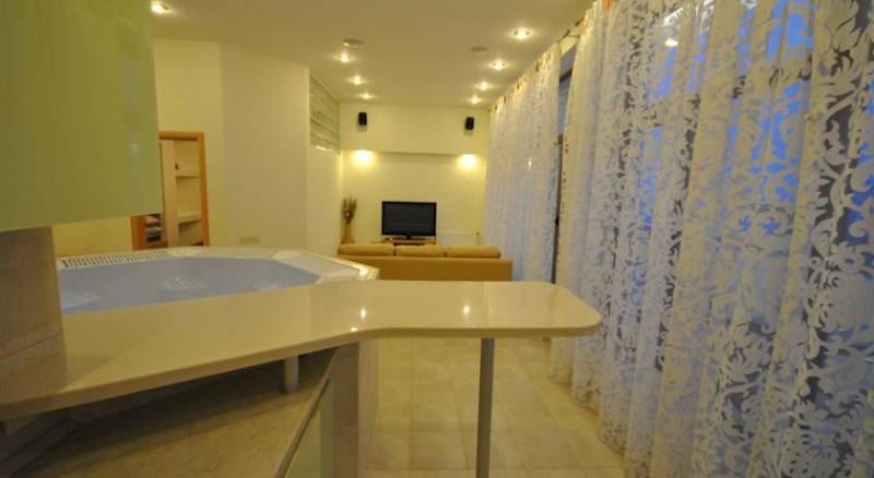 Arkadia Palace Luxury Apartments