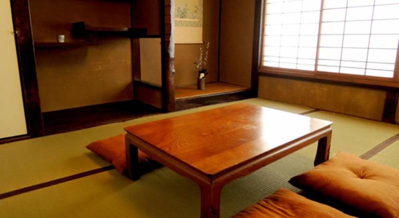 Kyoto Machiya Guesthouse Sanjojuku