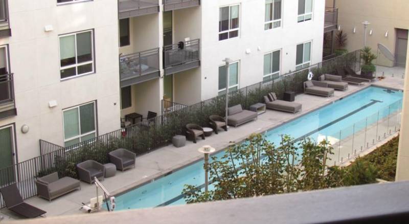 Miracle Mile - Brand New Apartment with Full Amenities