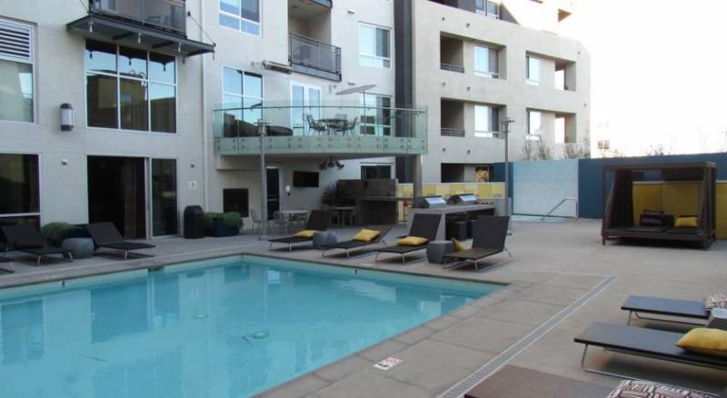 Miracle Mile - Brand New Apartment with Full Amenities