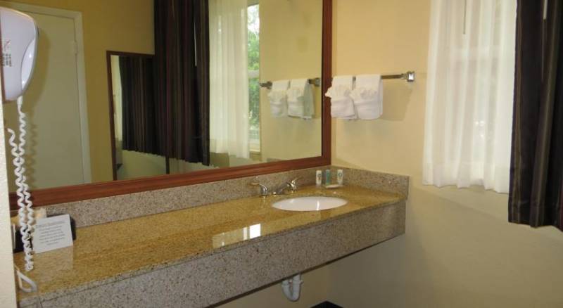 Quality Suites Near Orange County Convention Center