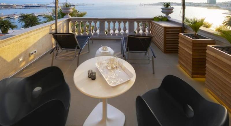 Riva Luxury Suites