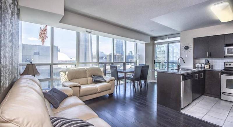 NAPA Furnished Suites at CN Tower & Maple Leaf Square