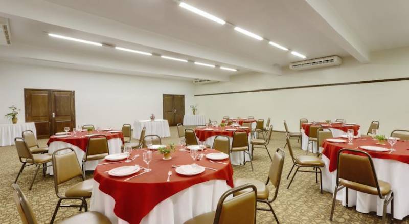 Hotel Deville Express Cascavel