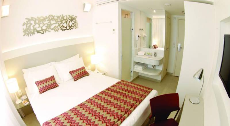 Bristol Easy Hotel - Reta da Penha