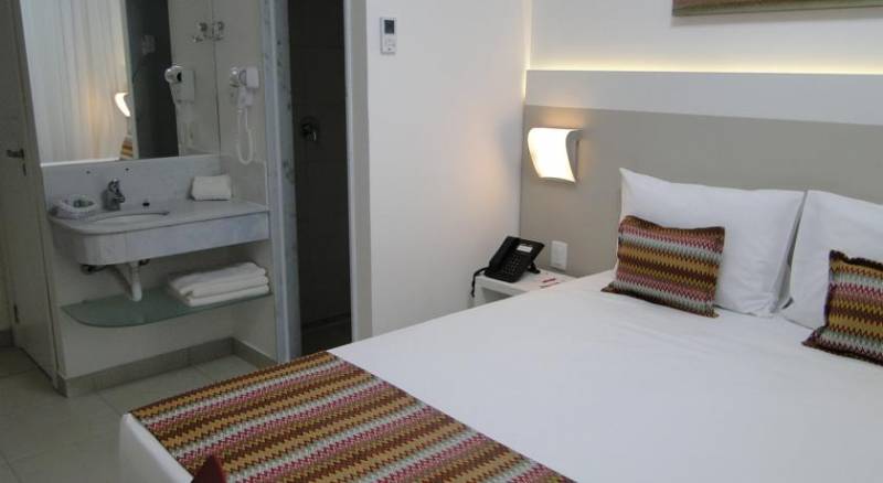 Bristol Easy Hotel - Reta da Penha