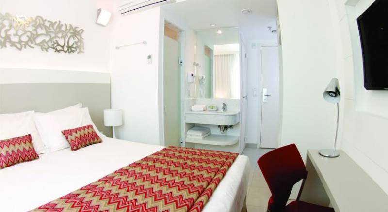 Bristol Easy Hotel - Reta da Penha