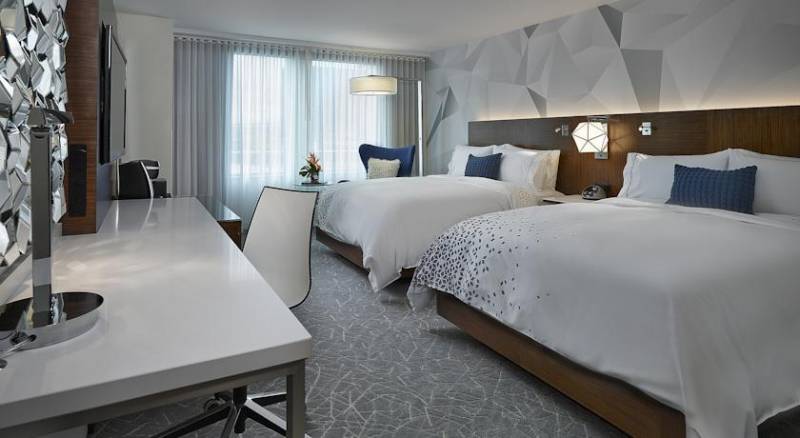 Renaissance Edmonton Airport Hotel, A Marriott Luxury & Lifestyle Hotel