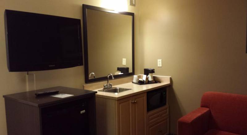 Travelodge Suites Moncton