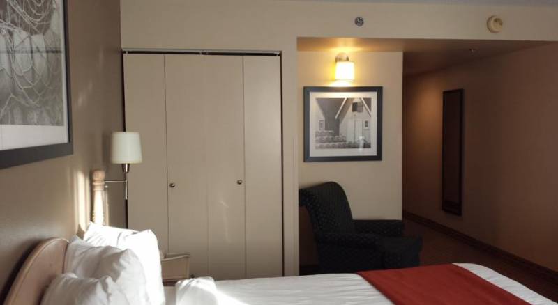 Travelodge Suites Moncton