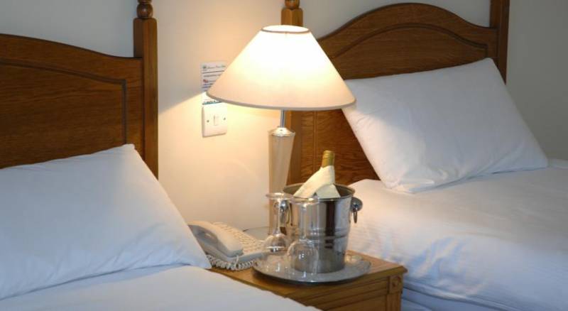 Shannon Court Hotel