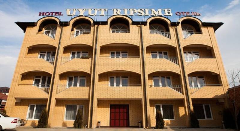 Uyut Ripsime Hotel