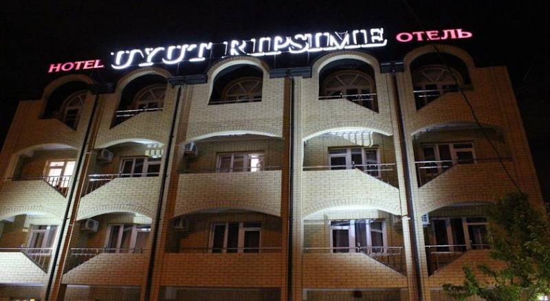 Uyut Ripsime Hotel