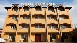 Uyut Ripsime Hotel