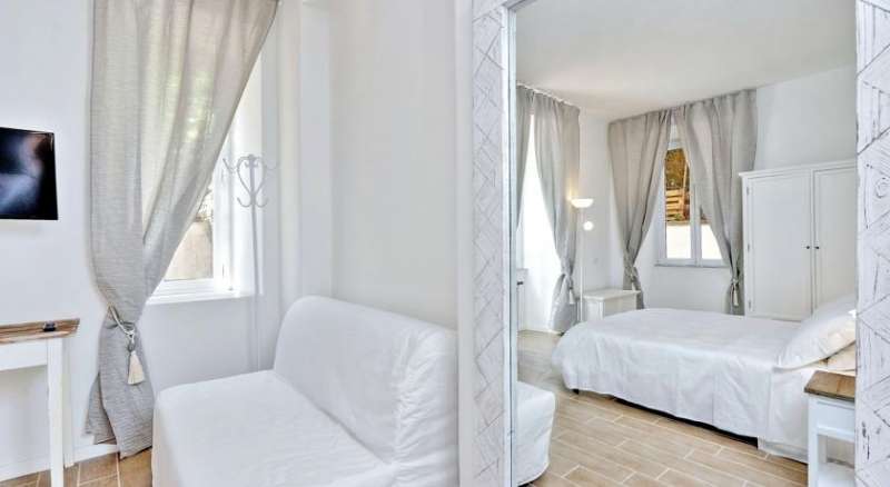 Giuliana Charming Rooms