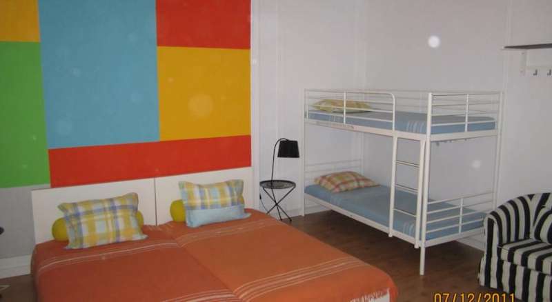 Hostel B. Mar