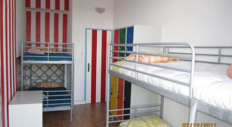 Hostel B. Mar