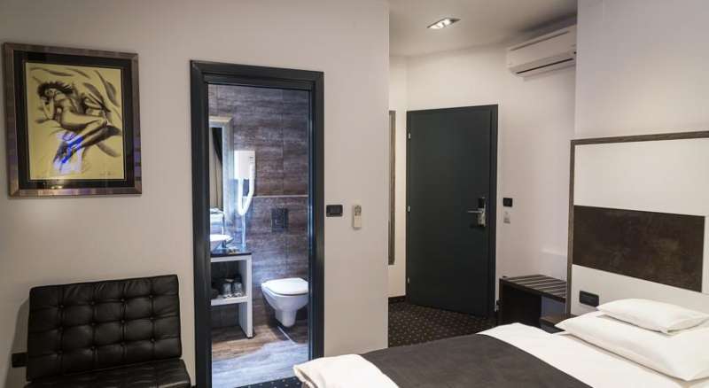 Log In Rooms
