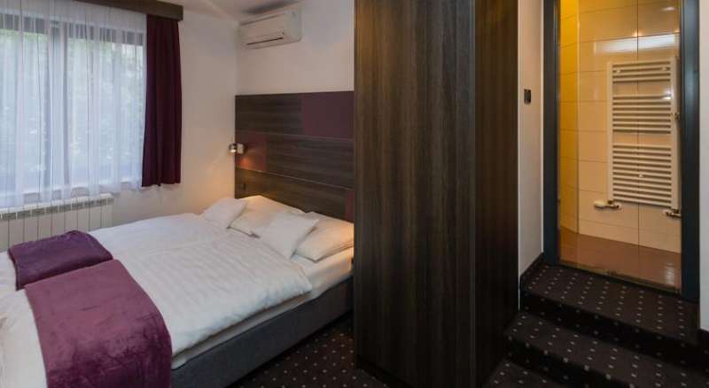 Log In Rooms