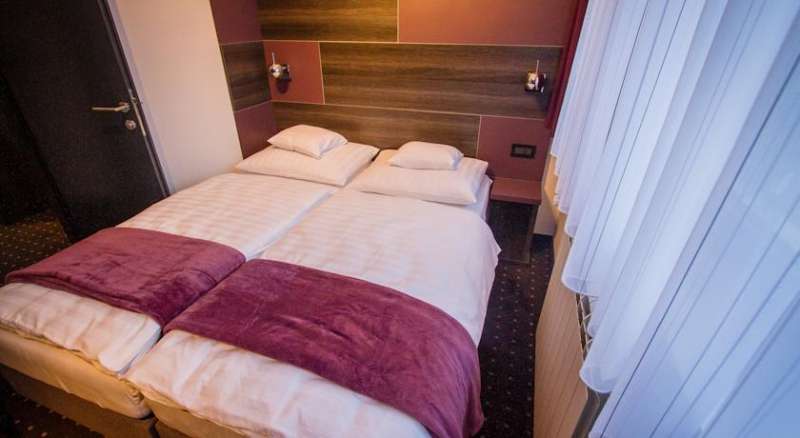 Log In Rooms