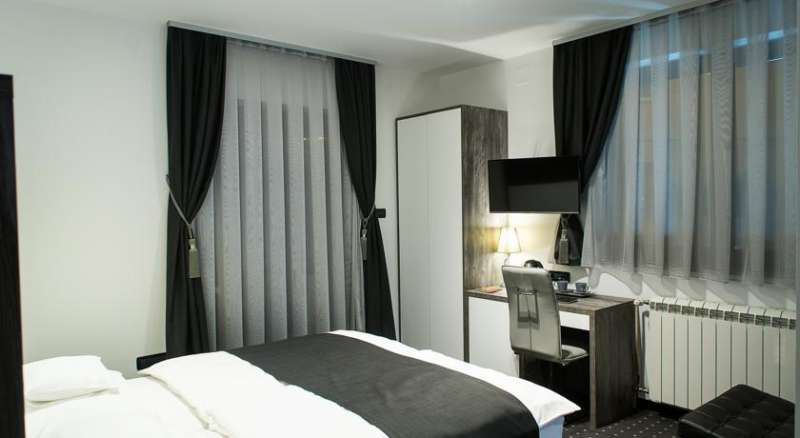 Log In Rooms