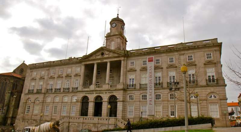 Low Cost Tourist Apartments - Palácio da Bolsa