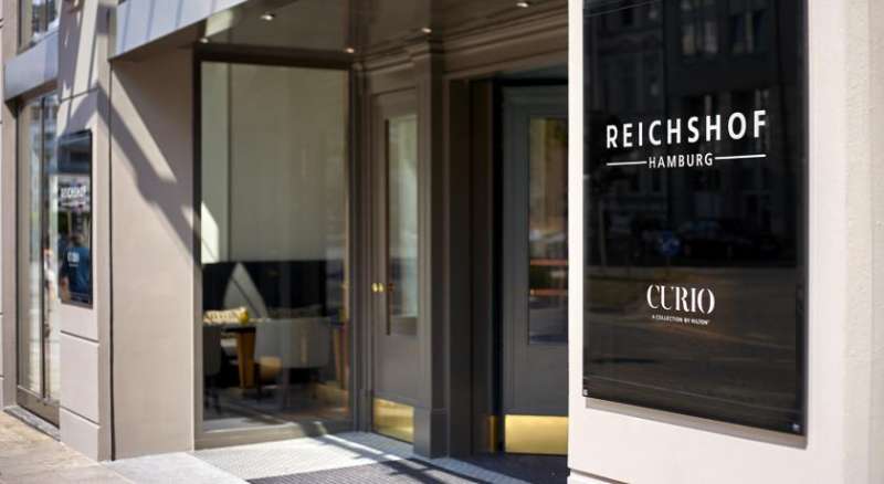 Reichshof Hamburg, Curio Collection by Hilton