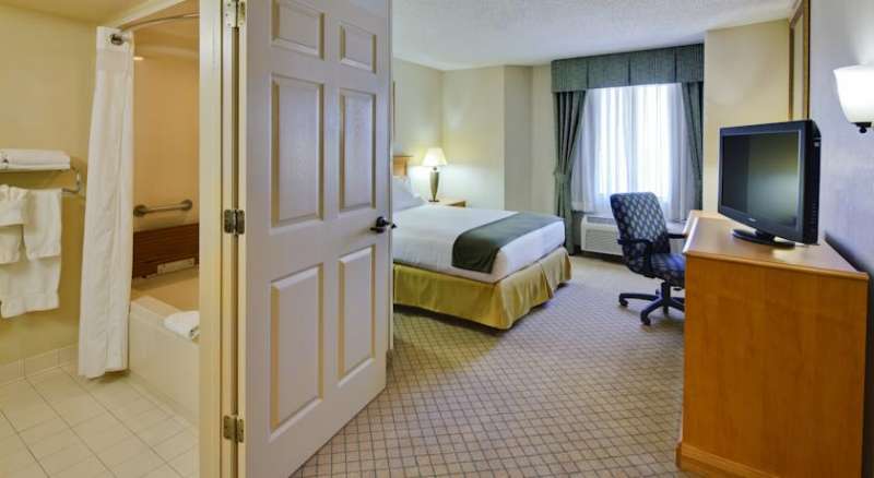 HOLIDAY INN EXPRESS AND SUITES NEAREST UNIVERSAL ORLANDO