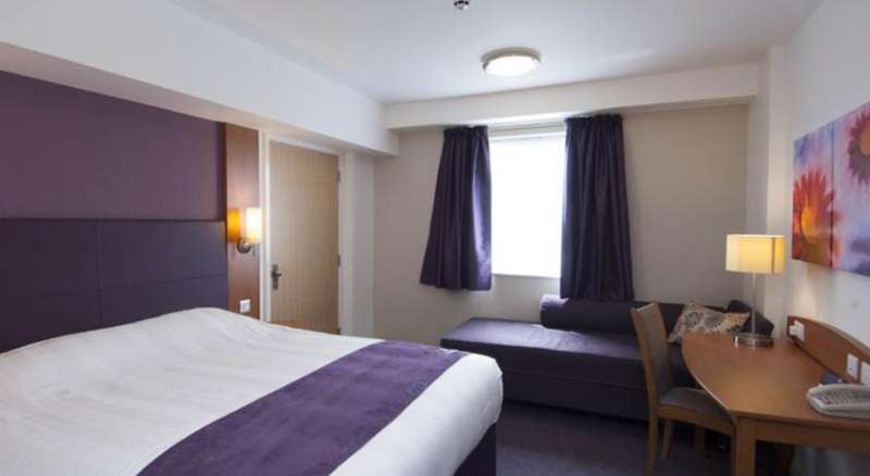 Premier Inn Edinburgh Central