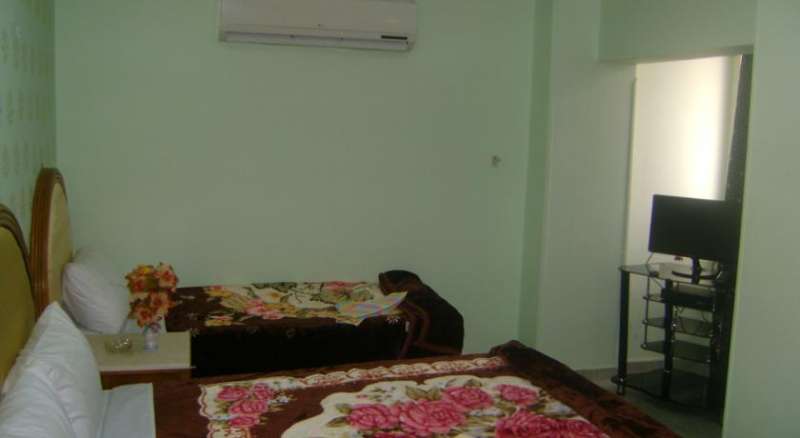 Isis Hostel 2