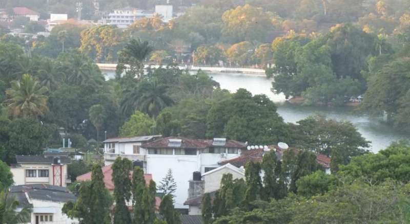 Kanda Uda ( Hotel Kandy Paris)