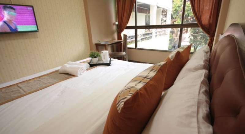 Thana Hotel & Guest House